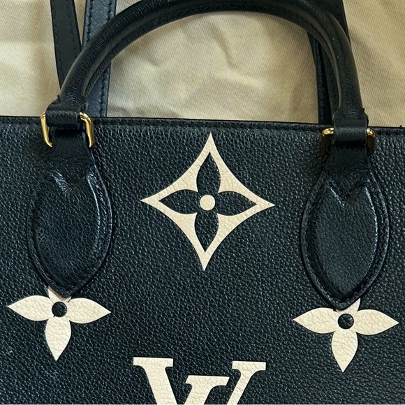 AUTHENTIC Louis Vuitton MM OnTheGo Handbag - Picture 7 of 11
